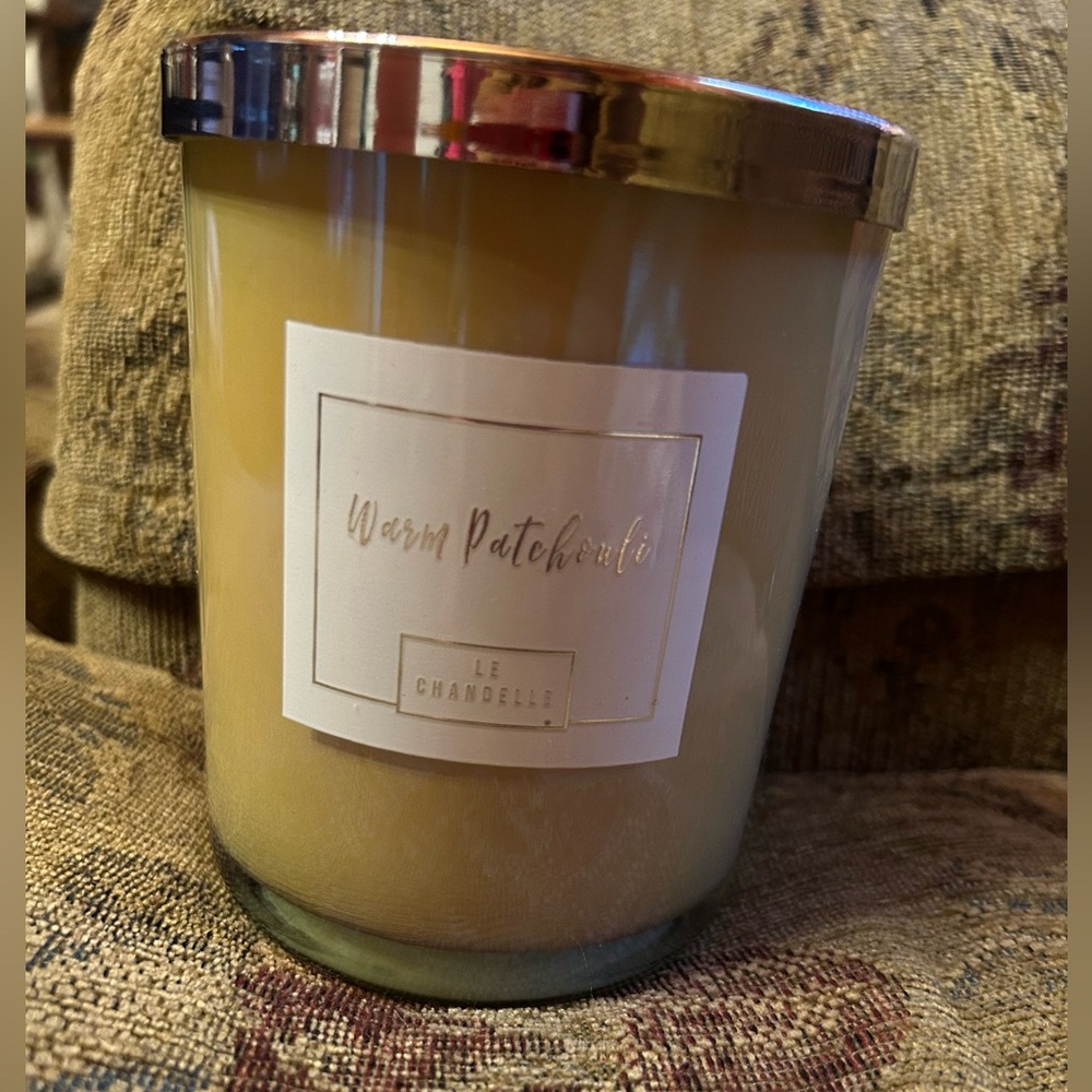 NWOT le chandelle HARD TO FIND warm patchouli candle 15 oz